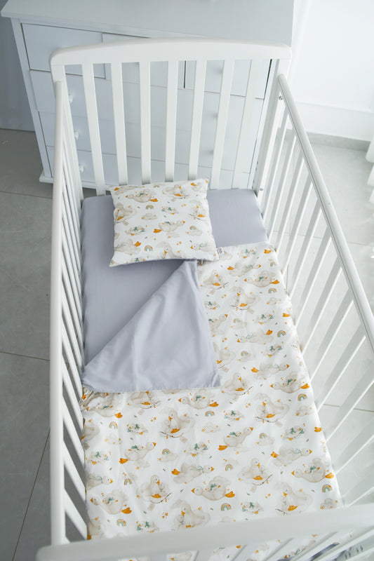 סט מצעי תינוקות - אווזים על אפור